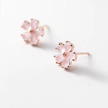 Load image into Gallery viewer, Blumen Kristall Ohrstecker aus Silber