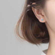Load image into Gallery viewer, Blaue Rentier Ohrstecker aus Silber