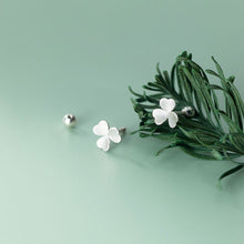 Load image into Gallery viewer, Kleeblatt Ohrstecker aus Silber