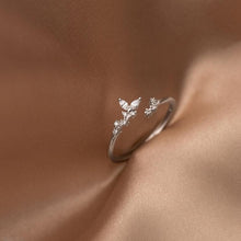 Load image into Gallery viewer, Zirkonia Zweig Ring aus Silber