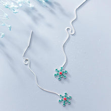 Load image into Gallery viewer, Grüne Schneeflocken Ohrstecker aus Silber