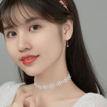 Load image into Gallery viewer, Kugel Kristall Ohrstecker aus Silber