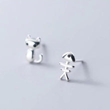 Load image into Gallery viewer, Katzen-Fischgreten Ohrstecker aus Silber