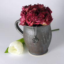 Load image into Gallery viewer, Flower necklace