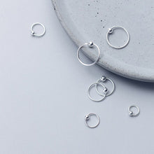 Load image into Gallery viewer, Kugel Ohrringe aus Silber