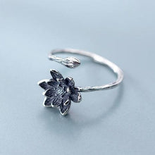 Load image into Gallery viewer, Black Flower Ring made of Silver