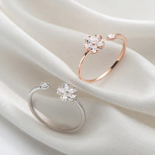 Load image into Gallery viewer, Zirkonia Blumen Ring aus Silber
