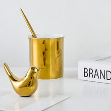 Load image into Gallery viewer, Vogel Ringhalter aus Keramik