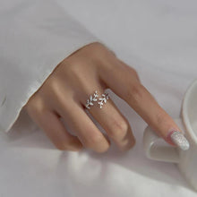 Load image into Gallery viewer, Laurel Ring made of silver