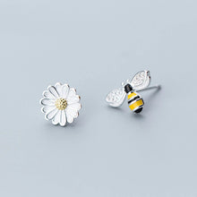 Load image into Gallery viewer, Bienen Blumen Ohrstecker aus Silber