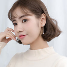 Load image into Gallery viewer, Schneeflocken Ohrstecker aus Silber