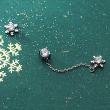 Load image into Gallery viewer, Schneeflocken Ohrstecker aus Silber
