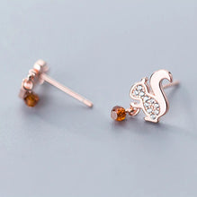 Load image into Gallery viewer, Eichhörnchen Ohrstecker aus Silber