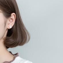 Load image into Gallery viewer, Eichhörnchen Ohrstecker aus Silber