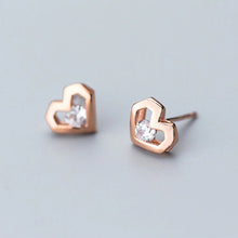 Load image into Gallery viewer, Geo-Herz Ohrstecker aus Silber