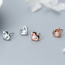 Load image into Gallery viewer, Geo-Herz Ohrstecker aus Silber