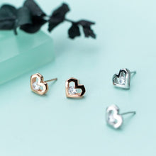 Load image into Gallery viewer, Geo-Herz Ohrstecker aus Silber