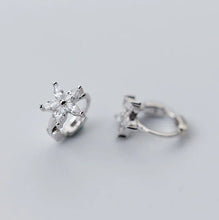 Load image into Gallery viewer, Stern Ohrringe aus Silber