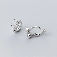 Load image into Gallery viewer, Stern Ohrringe aus Silber