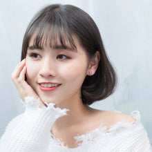 Load image into Gallery viewer, Pink Weisse Blumen Ohrstecker aus Silber