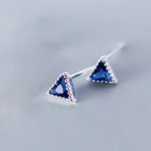Load image into Gallery viewer, Dreieck Ohrstecker aus Silber