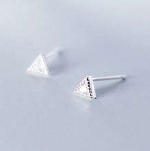 Load image into Gallery viewer, Dreieck Ohrstecker aus Silber