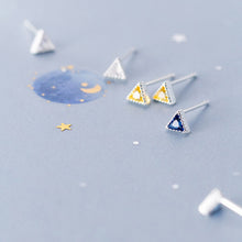 Load image into Gallery viewer, Dreieck Ohrstecker aus Silber