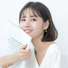 Load image into Gallery viewer, Dreieck-Tropfen Ohrstecker aus Silber