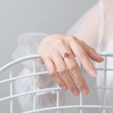 Load image into Gallery viewer, Roter Katzen Ring aus Silber