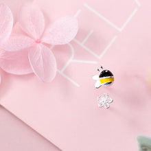 Load image into Gallery viewer, Bienen Ohrstecker aus Silber