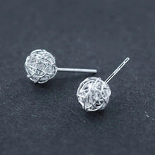 Load image into Gallery viewer, Steppenläufer Ohrstecker aus Silber