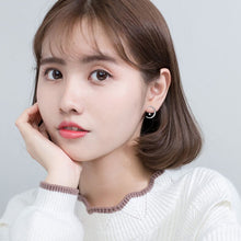 Load image into Gallery viewer, Mond Ohrstecker aus Silber