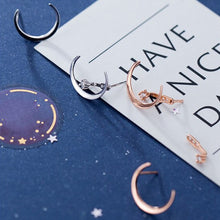 Load image into Gallery viewer, Mond Ohrstecker aus Silber