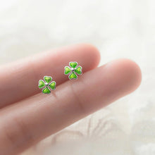 Load image into Gallery viewer, Grüne Kleeblatt Ohrstecker
