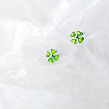 Load image into Gallery viewer, Grüne Kleeblatt Ohrstecker