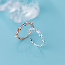 Load image into Gallery viewer, Geometrischer Ring aus Silber