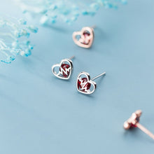 Load image into Gallery viewer, Herzschlag Ohrstecker aus Silber