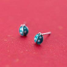 Load image into Gallery viewer, Türkis Marienkäfer Ohrstecker aus Silber