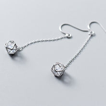 Load image into Gallery viewer, Geometrische Kristall Ohrringe aus Silber