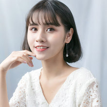 Load image into Gallery viewer, Geometrische Kristall Ohrringe aus Silber