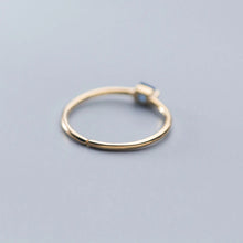 Load image into Gallery viewer, Blauer Kristall Ring aus Silber