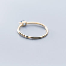 Load image into Gallery viewer, Blauer Kristall Ring aus Silber