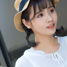 Load image into Gallery viewer, Schneeflocken Ohrstecker aus Silber