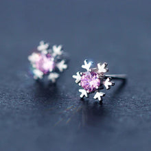 Load image into Gallery viewer, Schneeflocken Ohrstecker aus Silber