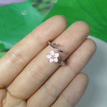 Load image into Gallery viewer, Roser Blumen Ring aus Silber