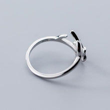 Load image into Gallery viewer, Roser Blumen Ring aus Silber