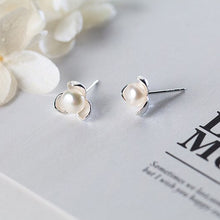 Load image into Gallery viewer, Perlen Knospen Ohrstecker aus Silber