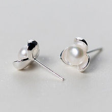 Load image into Gallery viewer, Perlen Knospen Ohrstecker aus Silber