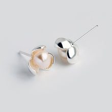 Load image into Gallery viewer, Perlen Knospen Ohrstecker aus Silber