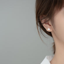 Load image into Gallery viewer, Hasen Ohrstecker aus Silber